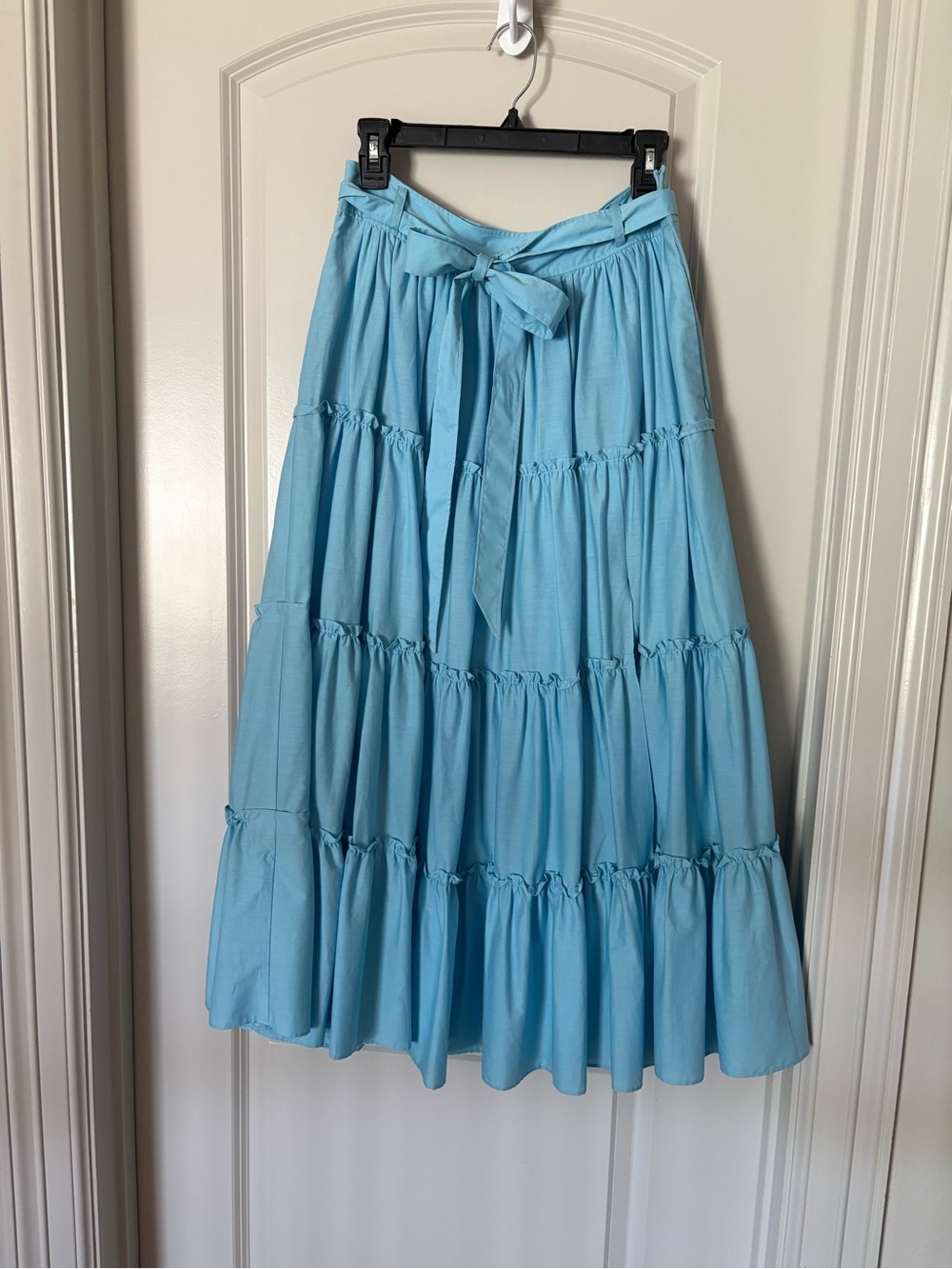 Cinq a Sept Sz 8 Never Worn NWOT Light Blue Tiered Midi Skirt w/ Tie Waist